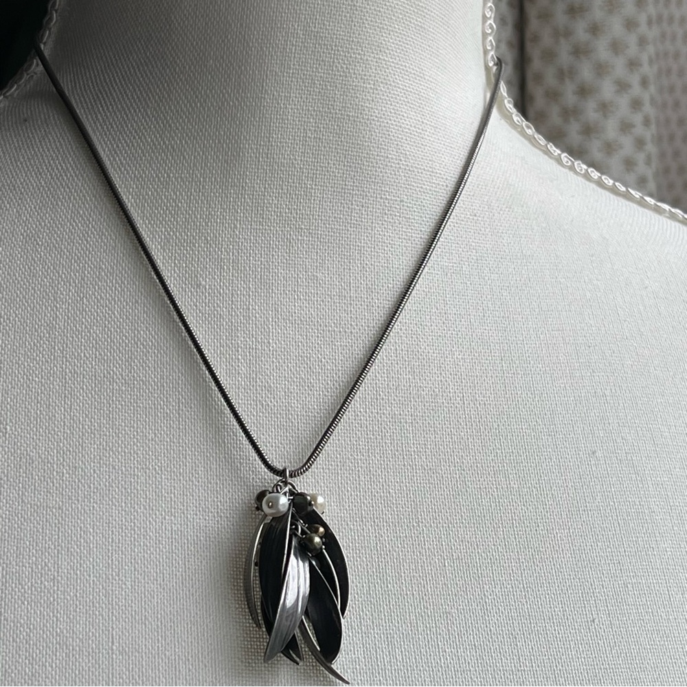 Falling Leaf Design and White Dark Pearls Silver Tone 16" Necklace